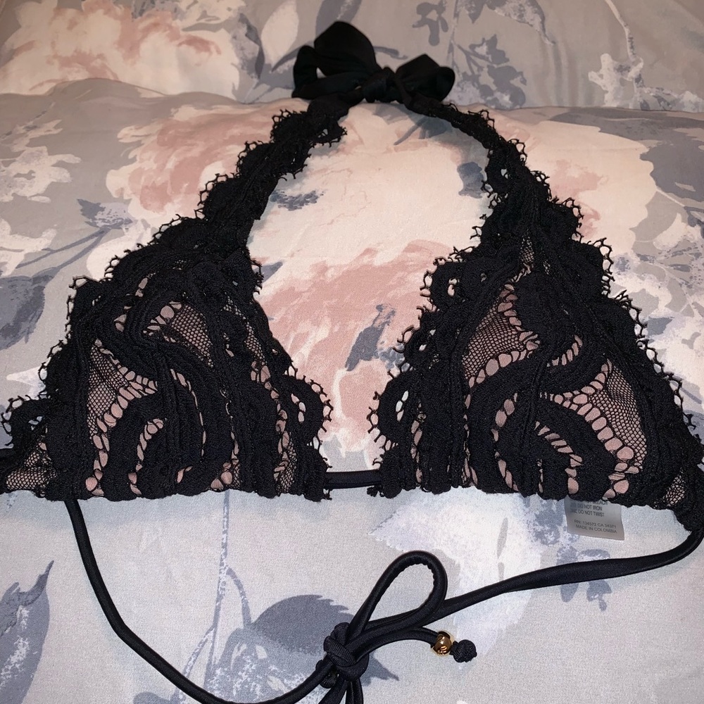 Halter bikini top